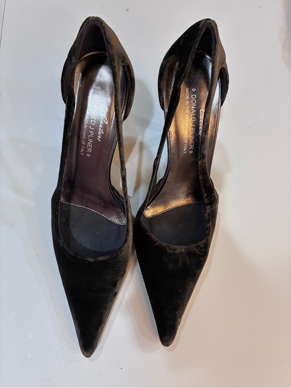 Donald J. Pliner dark olive green‎ velvet Pointed-Toe Pumps